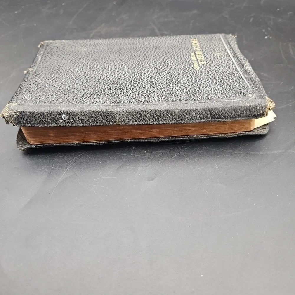 Vintage‎ Holy Bible With Helps Illustrated 1945